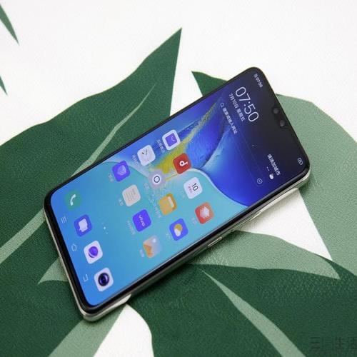 自信而美丽的5G“特长生”：vivo S7评测