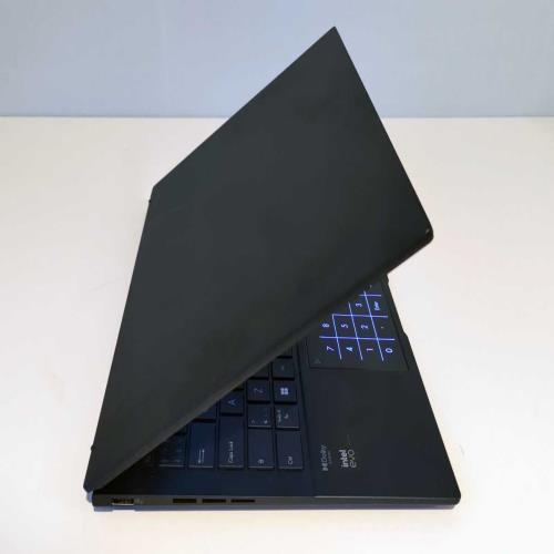 华硕新款OLED笔记本上市，M3 Pro/Max升级新选择。