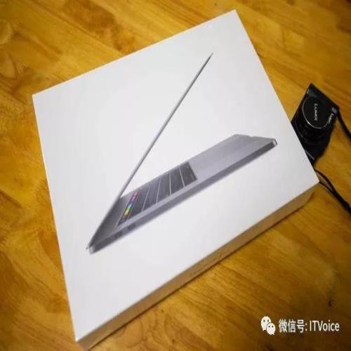 2018版Macbook Pro 15国行版开箱，性能怪兽！2万元的配置值不值