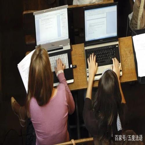 为什么法国大学生爱用笔记本电脑做笔记？键盘和笔，哪个更高效？