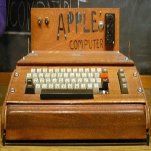 苹果初代电脑拍出37.5万美元高价！仅有一块电路板