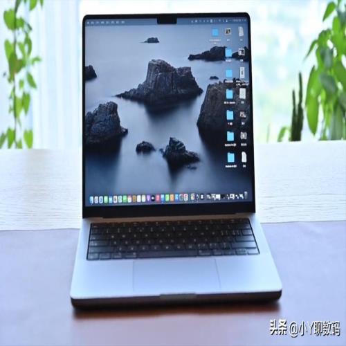 苹果MacBook电脑为什么要贴AR膜 而不是普通钢化膜